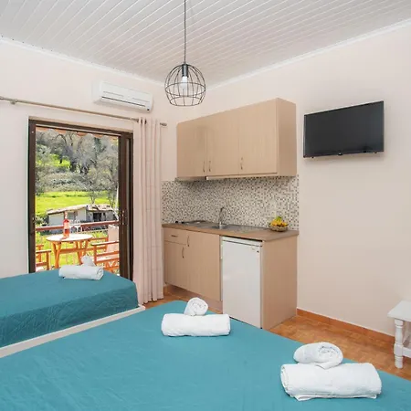 Konukevi Eros Appartments Kalamítsi