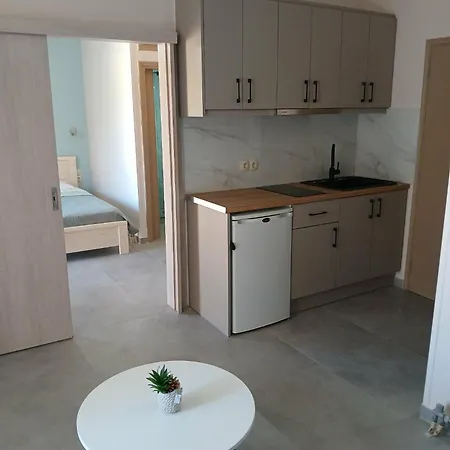 Eros Appartments 招待所 3*